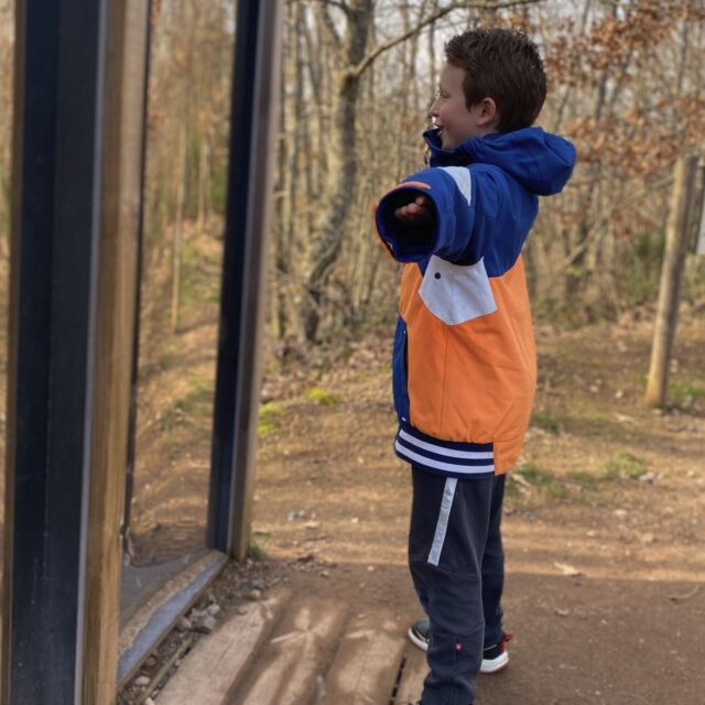 🥚🌼 Le Parc de Courzieu est ouvert pour les vacances de Pâques ! 🌳🐺

Envie de nature, de découvertes… et de bons moments en famille ?
Bonne nouvelle : le parc est ouvert tous les jours pendant les vacances scolaires ! 🐣

Pendant que les plus grands explorent les sentiers, les plus petits vont adorer notre forêt de jeux de bois 🌲🧗‍♂️
Un véritable terrain d’aventures niché au cœur de la nature, où l’on grimpe, saute, glisse et rigole entre deux rencontres avec les loups et les rapaces 🦉🐺

🎟️ Inclus dans la visite – pas besoin de réserver en plus !
Et bien sûr, nos présentations animalières et animations nature sont aussi au programme 🐾

📅 Ouvert tous les jours  pendant les vacances. 

📍 RDV au cœur des Monts du Lyonnais pour une journée en pleine nature 🍃

#ParcDeCourzieu #VacancesDePâques #SortieFamille #ForêtDeJeux #NatureEtAventure #ActivitésEnfants #LyonAvecDesEnfants